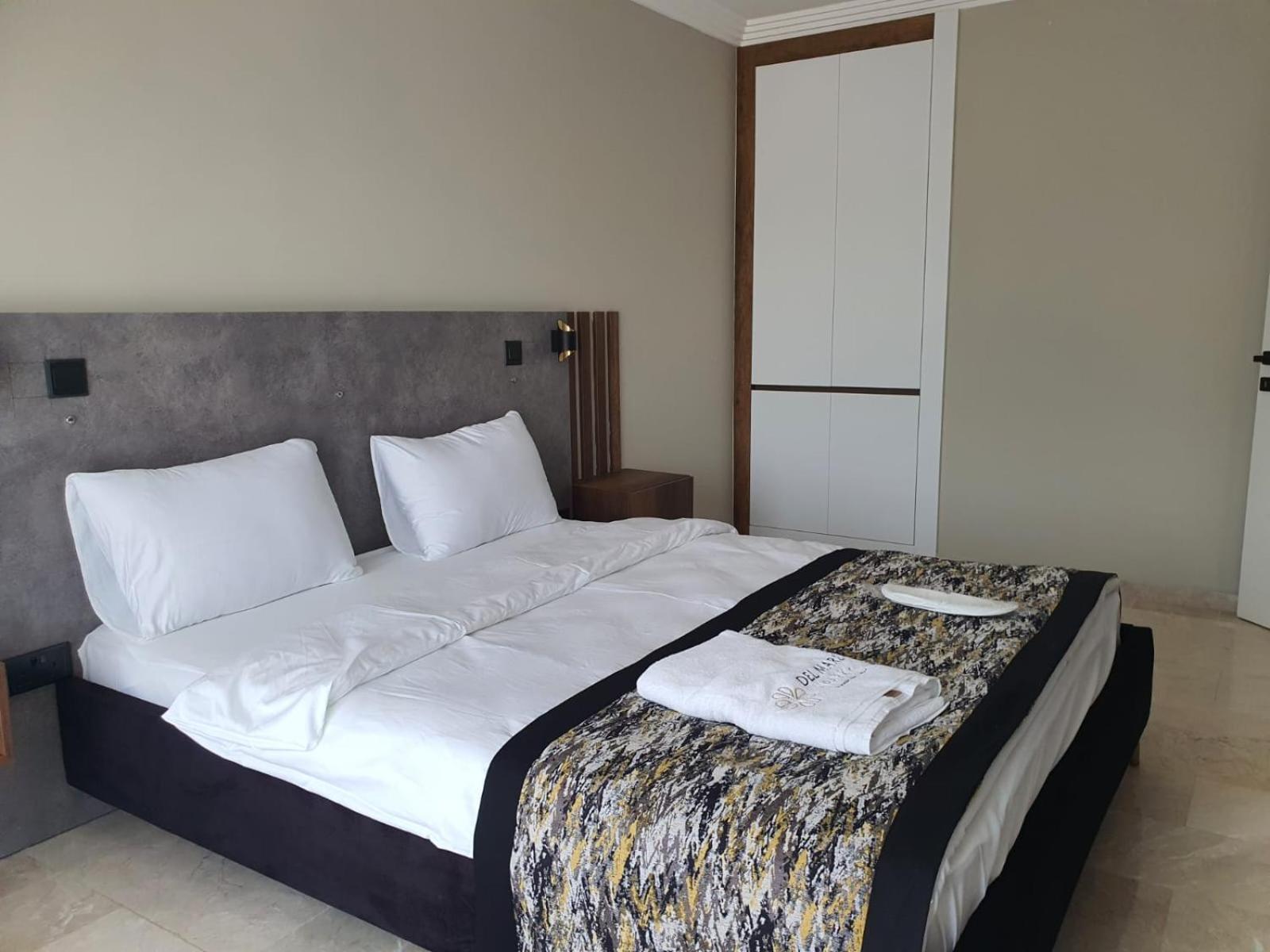 Del Mare Park Hotel Kyrenia  Eksteriør billede