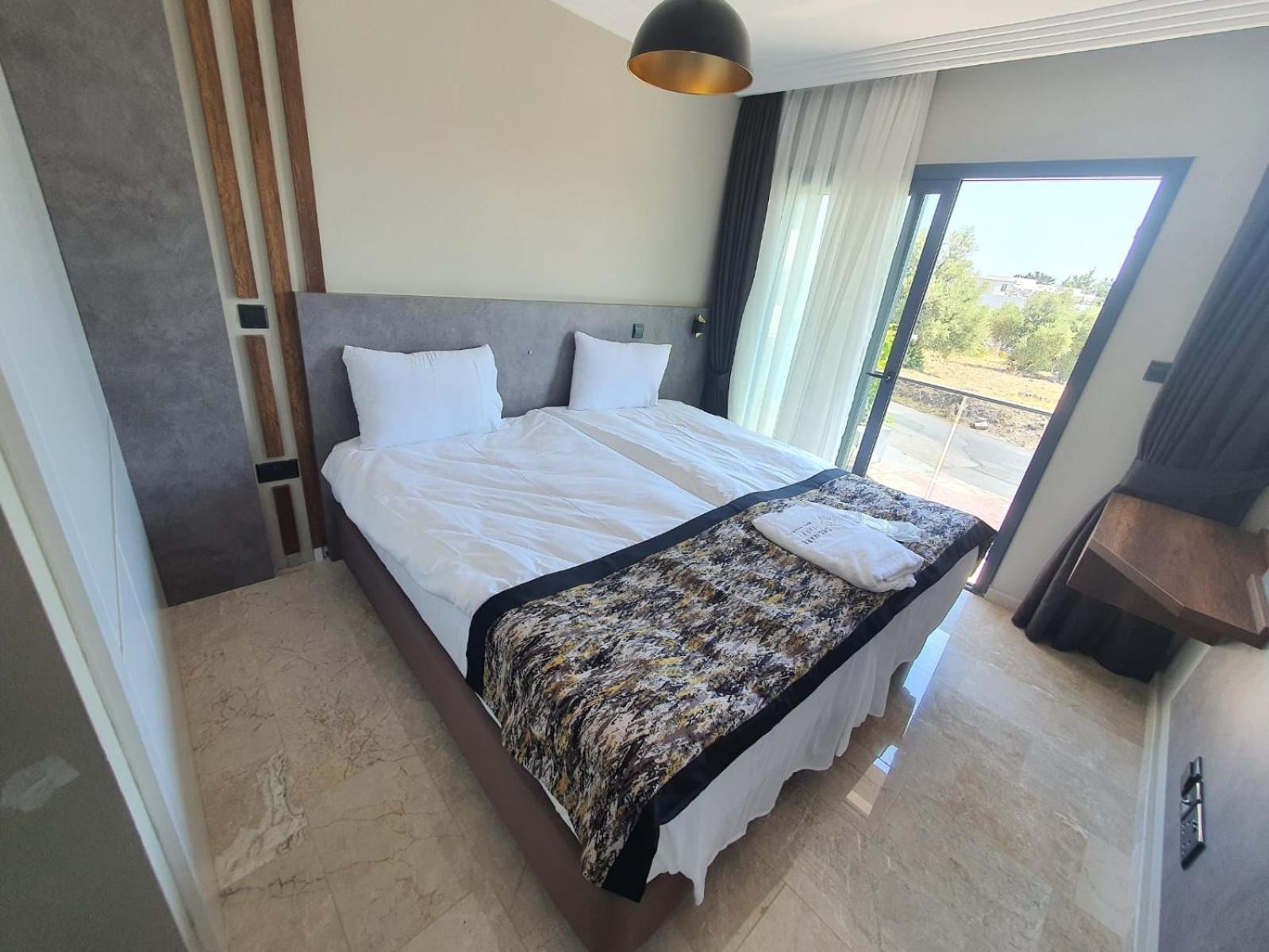 Del Mare Park Hotel Kyrenia  Eksteriør billede