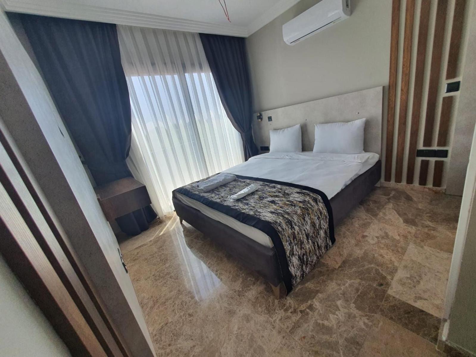Del Mare Park Hotel Kyrenia  Eksteriør billede