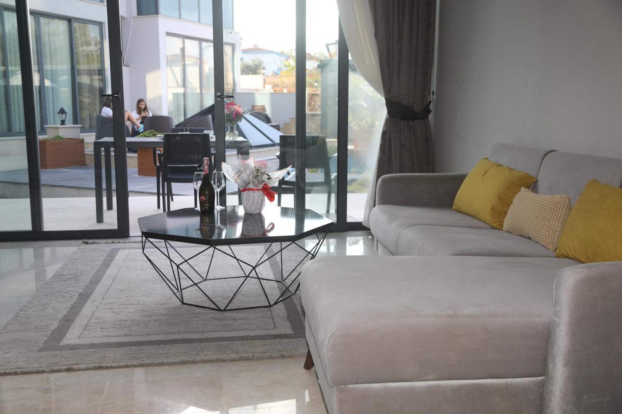 Del Mare Park Hotel Kyrenia  Eksteriør billede