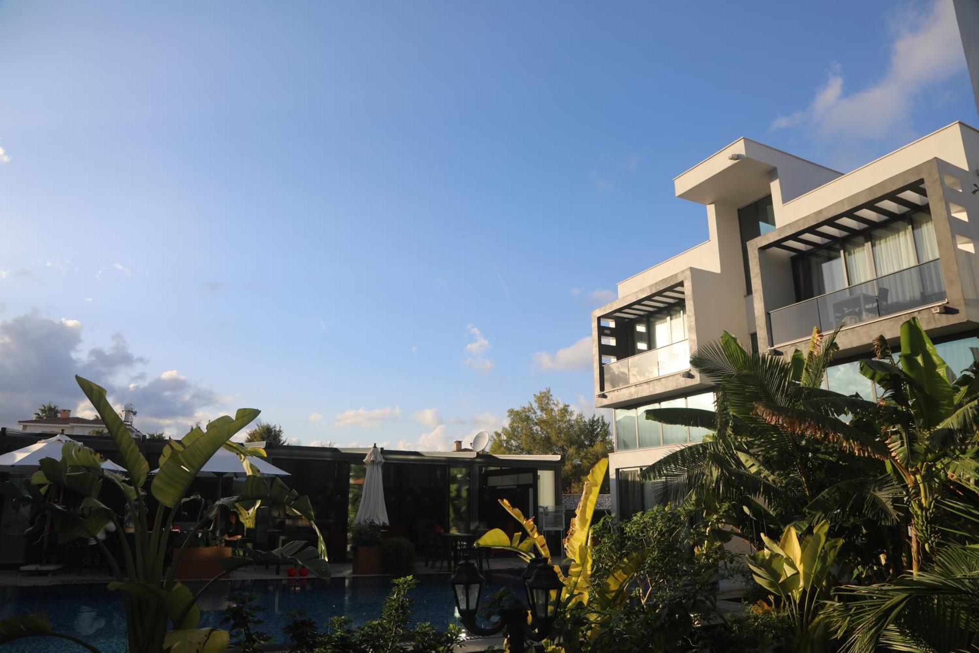 Del Mare Park Hotel Kyrenia  Eksteriør billede